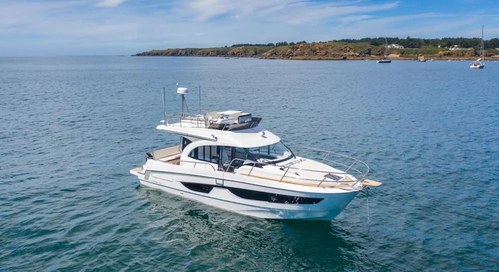 2023 Beneteau Antares 11 Fly