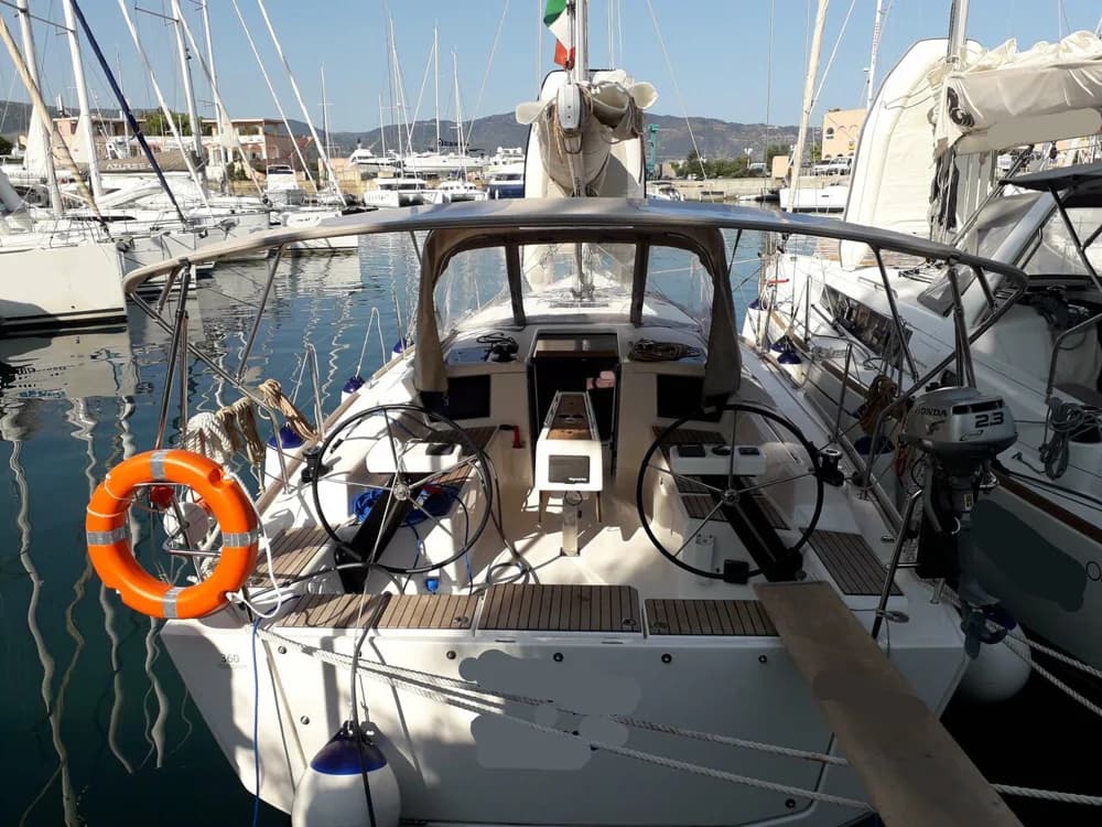 Dufour 360