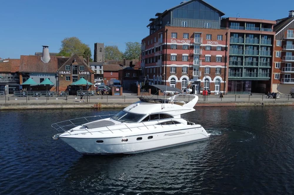 2004 Princess 45 Flybridge Motor Yacht