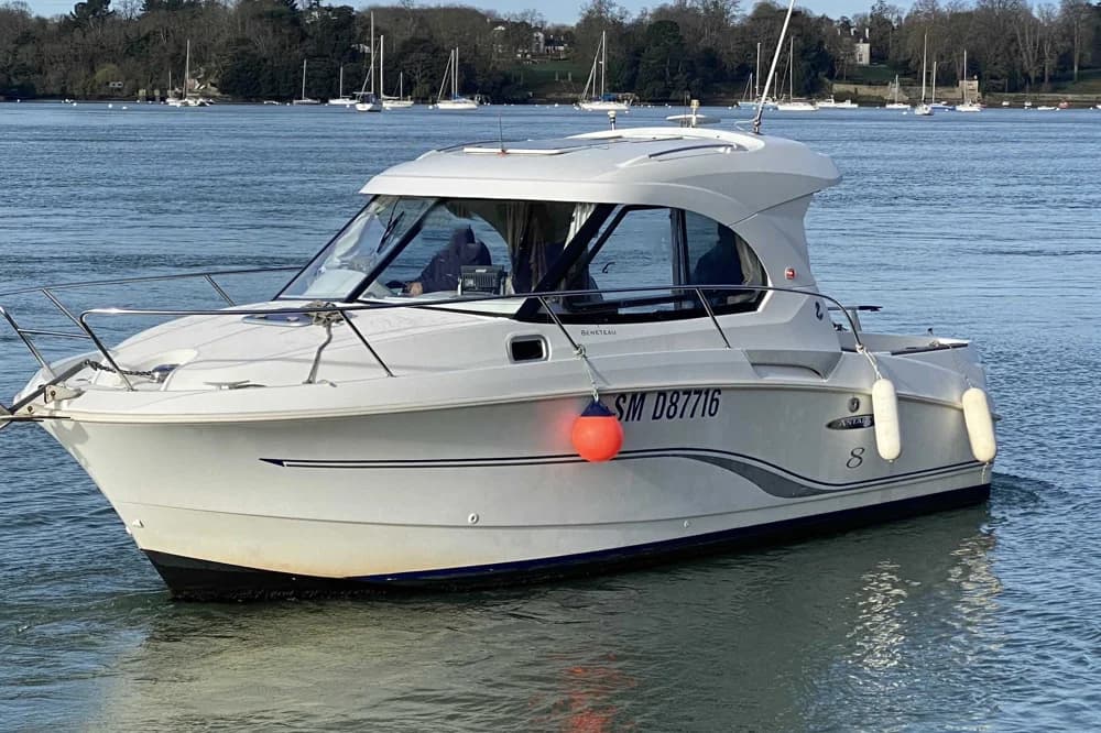 2008 Beneteau Antares 8
