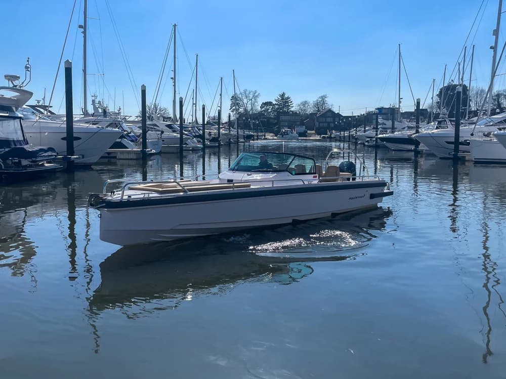 2021 Axopar 28 T-Top