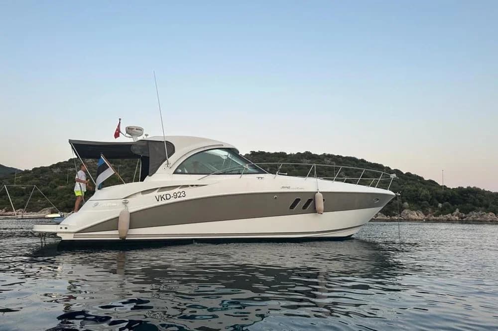 2008 Cruisers Yachts 390 Sports Coupe