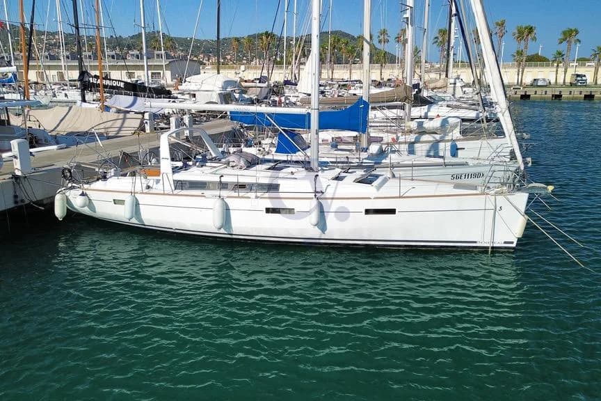 2018 Beneteau Oceanis 45