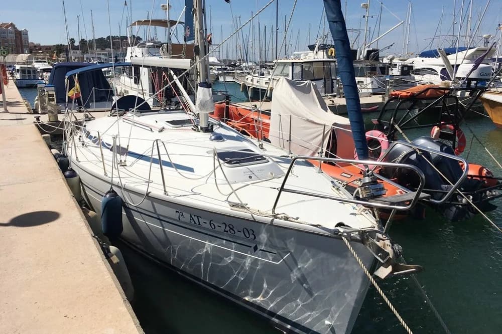 2003 Bavaria 32