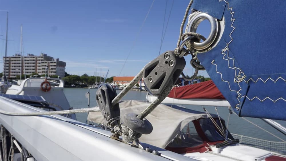 2007 Bavaria Cruiser 42