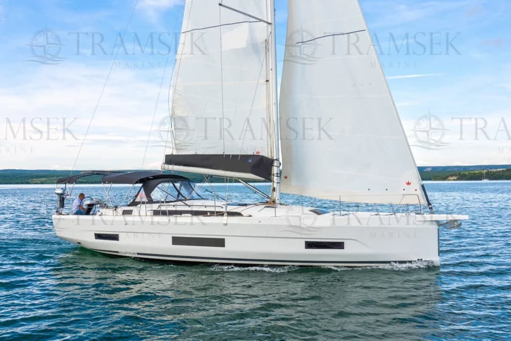 Dufour 470
