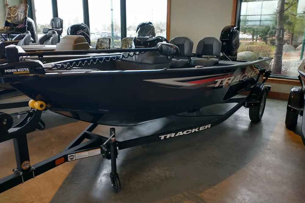 2026 Tracker Super Guide V-16 SC