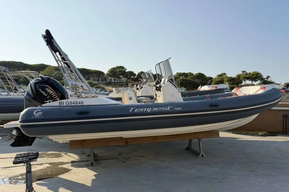 CAPELLI TEMPEST 700