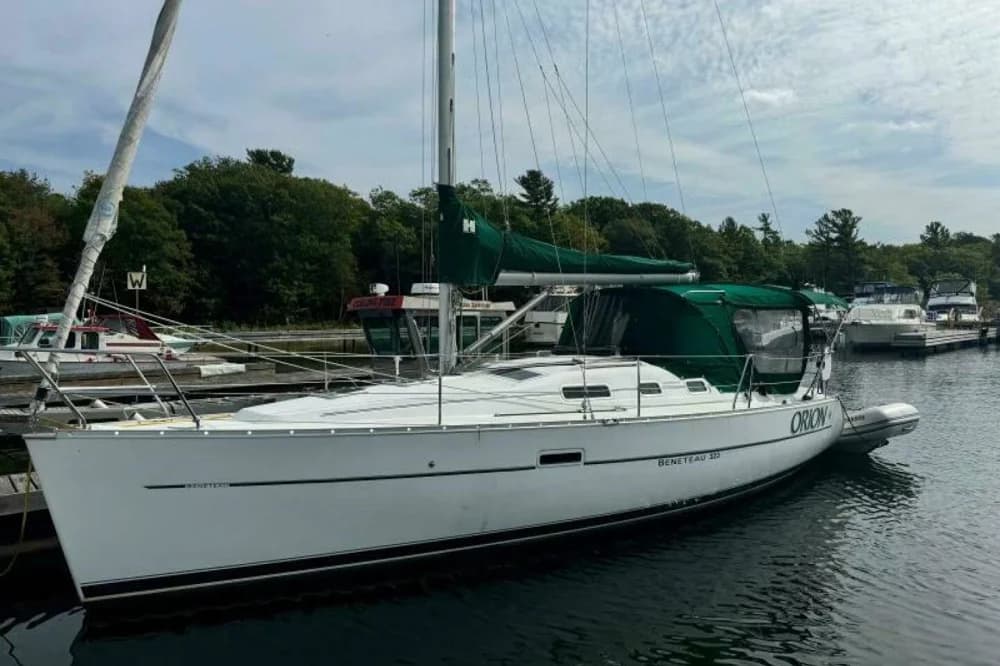 2004 Beneteau 323 | 32 ft