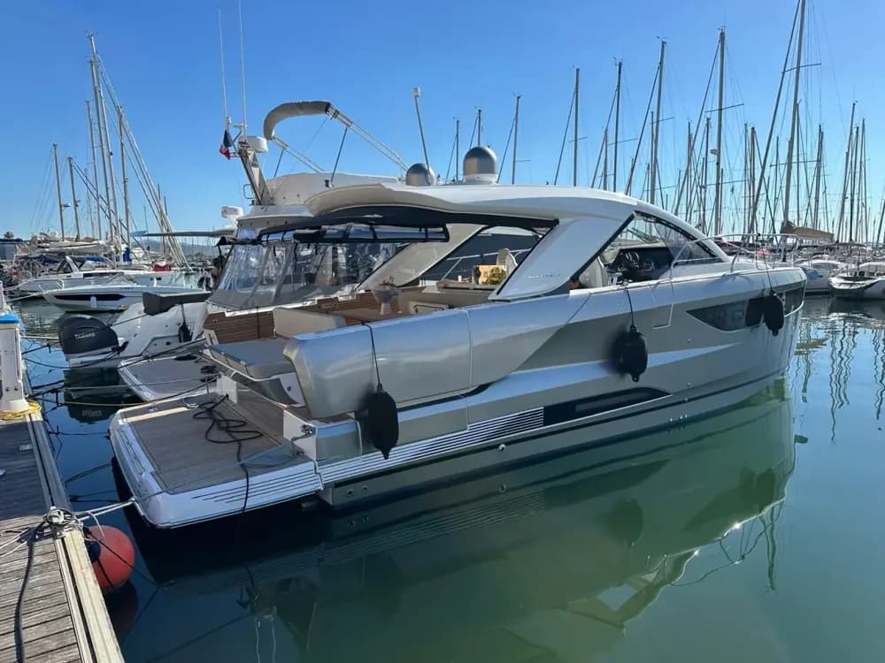 2025 Jeanneau DB 37 IB Boat for Sale