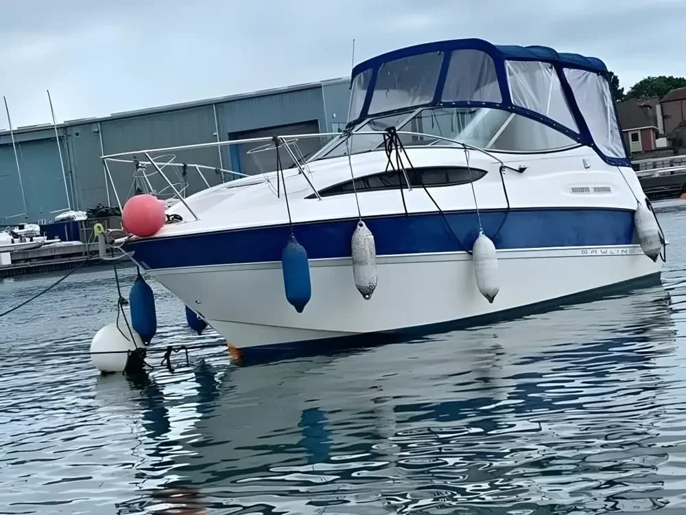 2006 Bayliner 245 Cruiser Boat for Sale in Lymington