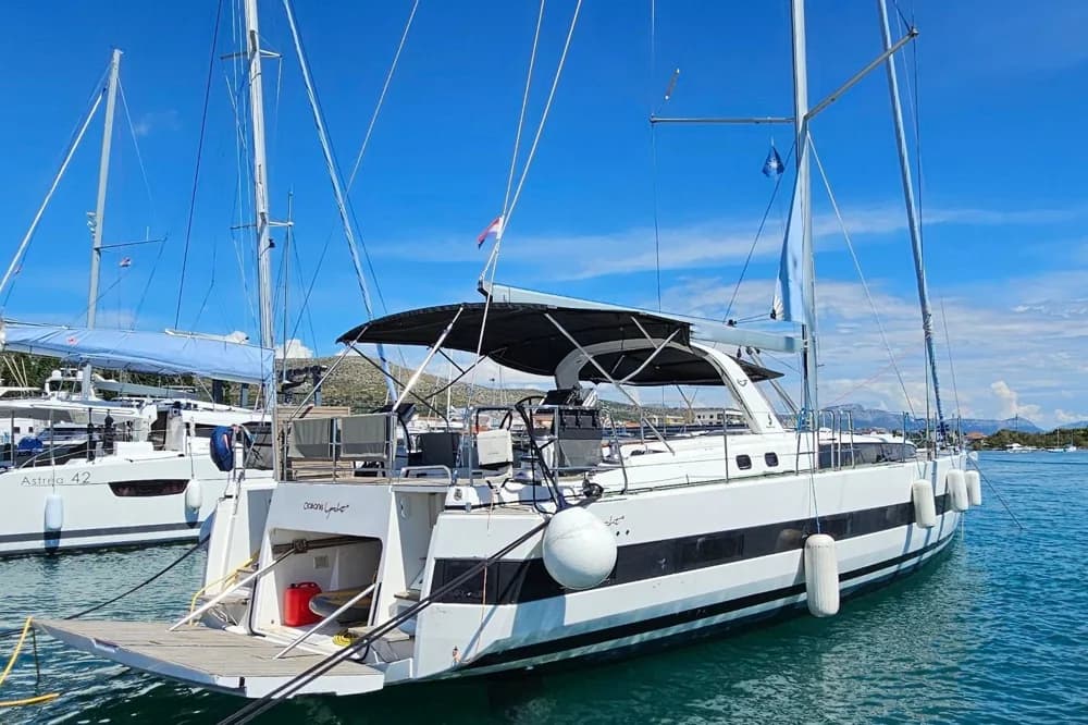 2017 Beneteau Oceanis Yacht 62 | 59.5 ft