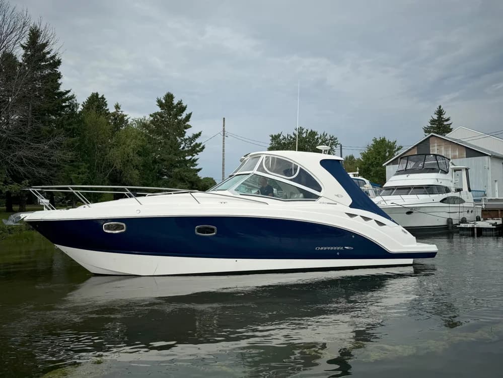 2013 Chaparral 330 Signature | 33.5 ft