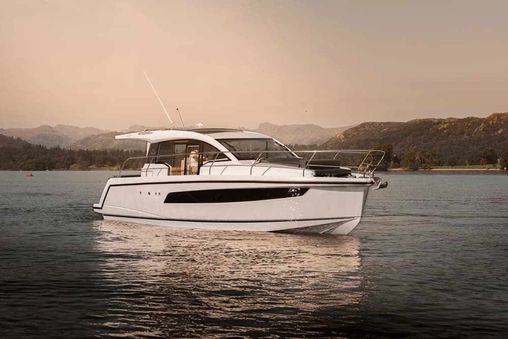 2026 Sealine C335 | 33.1 ft
