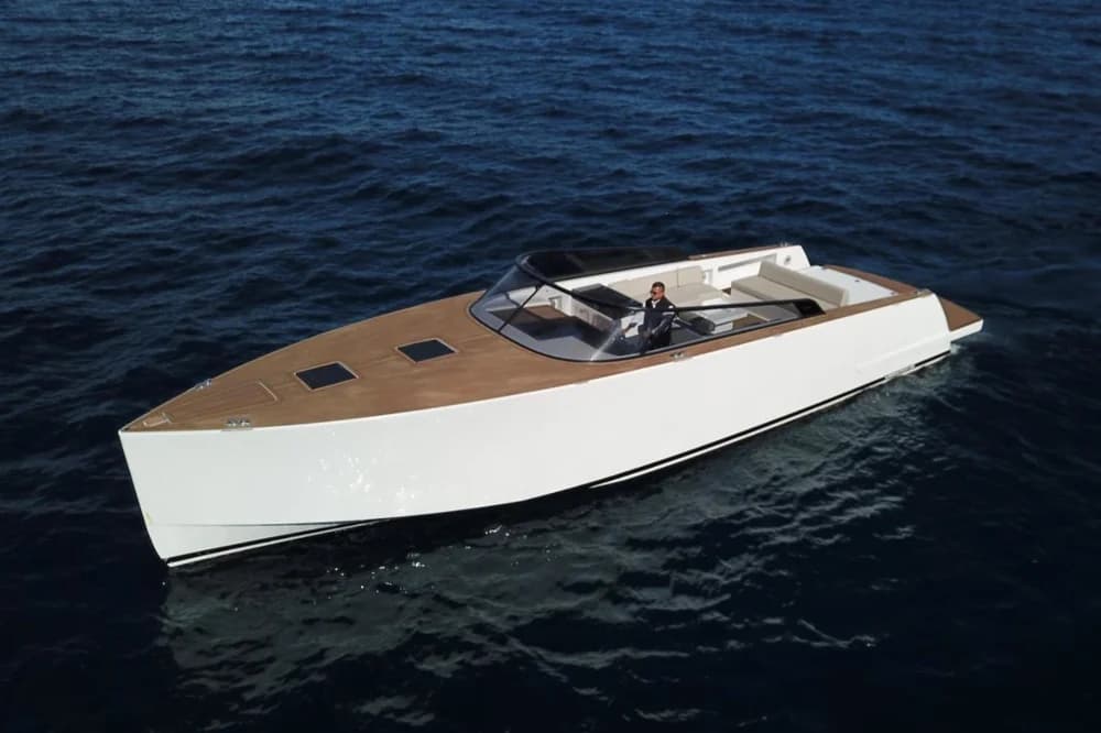 2025 VanDutch 48 | 47.9 ft