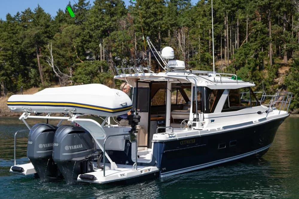 2026 Cutwater C-32 Coupe | 37.7 ft