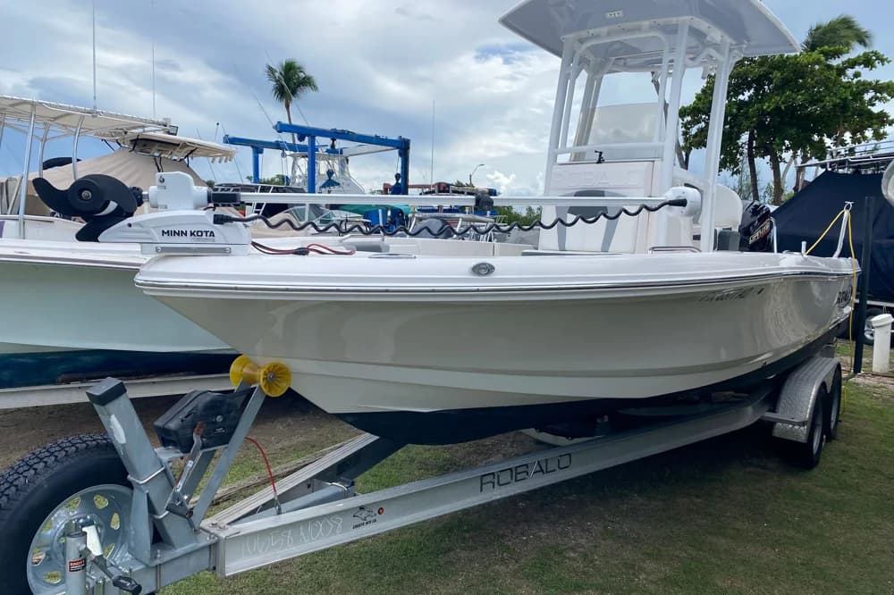 2023 Robalo 226 Cayman | 22.5 ft