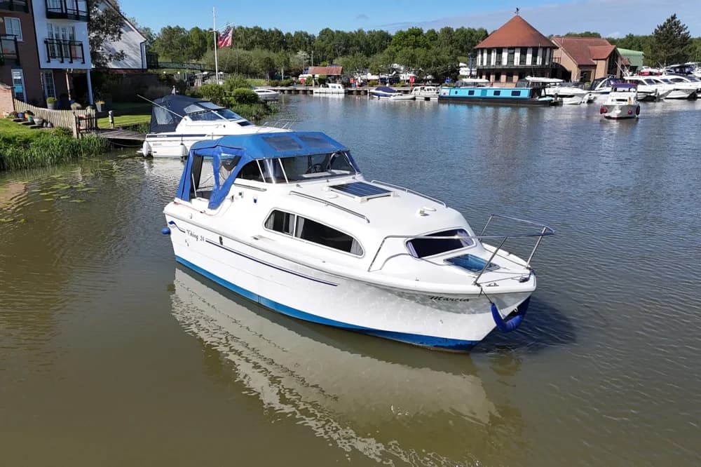 2012 Viking 24 Hi Line Boat for Sale in Lincoln