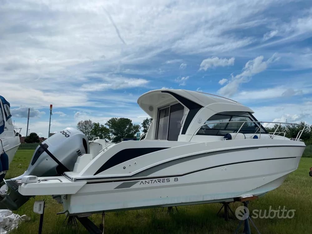 Beneteau Antares 8 OB c/ Honda 200 cv