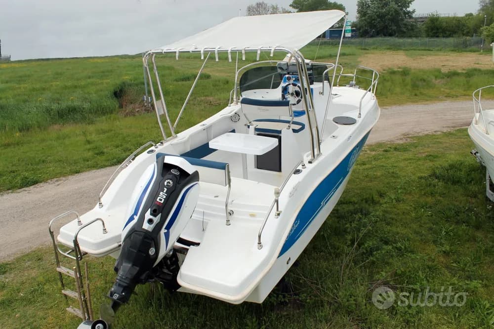 Blumax 23 Deck c/ Evinrude BF150 H.O