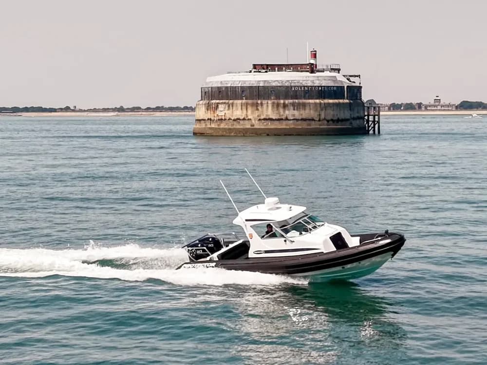 2004 Protector 28 Targa Boat for Sale in Portsmouth
