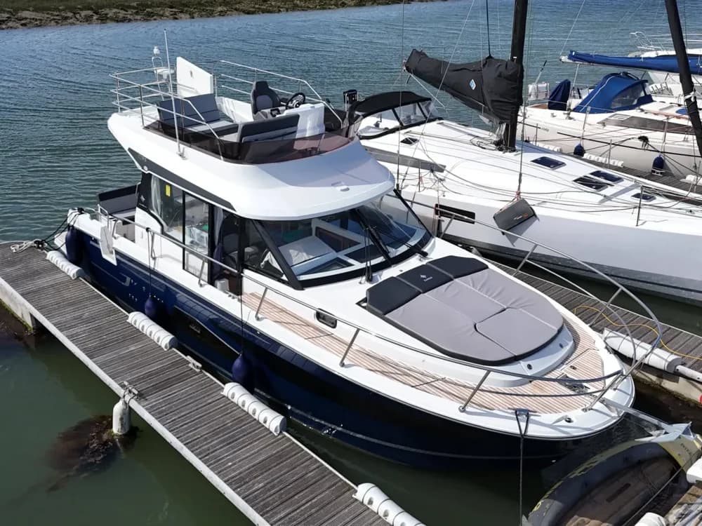 2022 Jeanneau Merry Fisher 1095 Fly Boat for Sale in Boats.co.