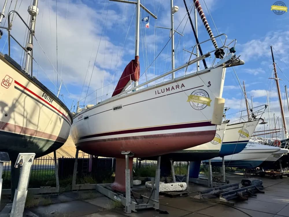 2001 Beneteau Oceanis 393 Clipper Boat for Sale in in sales harbor