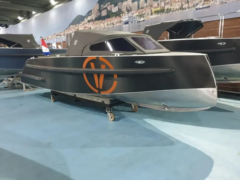 Van Vossen 700 Boat for Sale