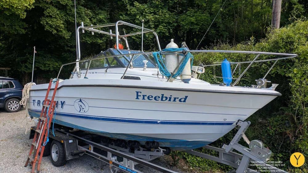 BAYLINER TROPHY 2102 WA