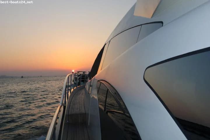 AZIMUT 98 LEONARDO