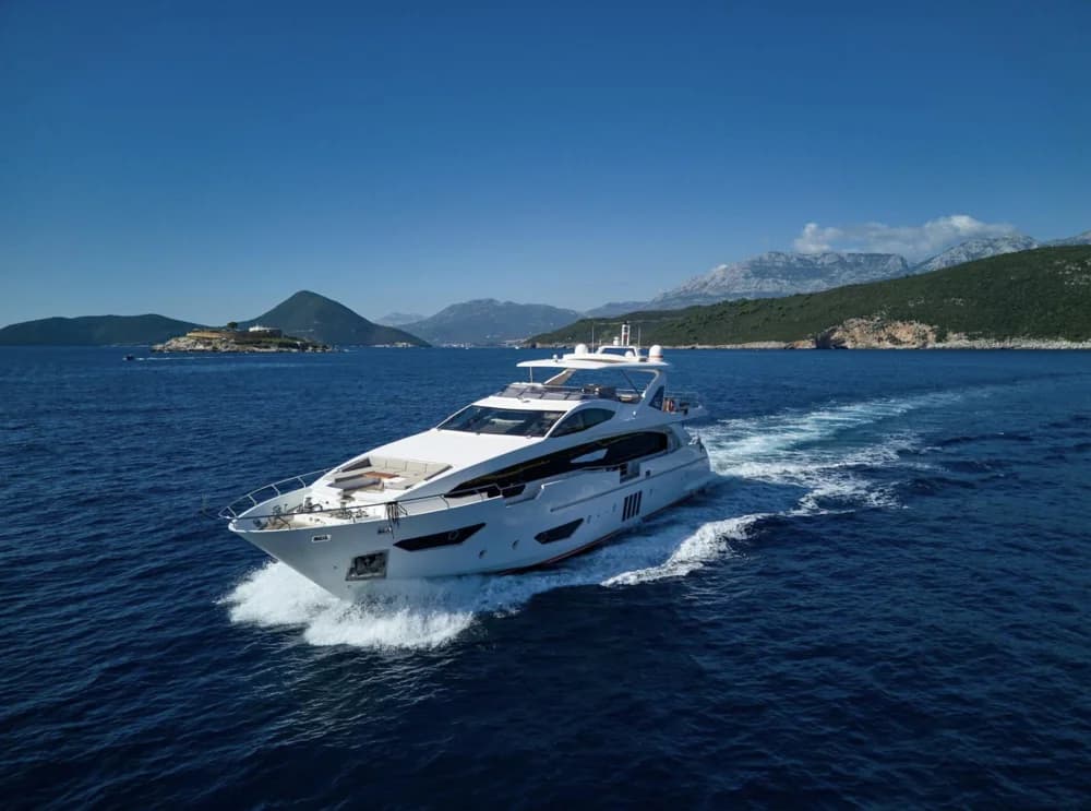 2018 Azimut Grande 30M | 95.5 ft