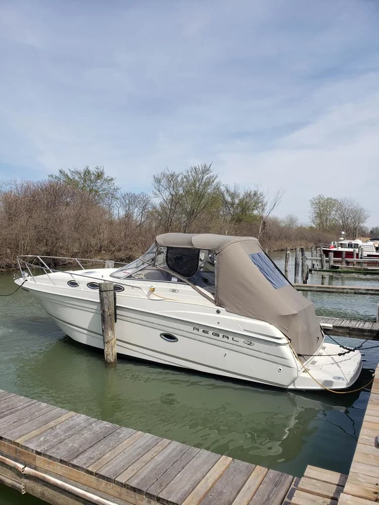 2001 Regal Commodore 2660 | 26 ft