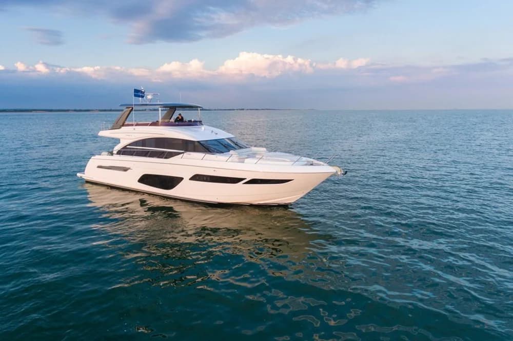 2019 Princess F70 | 69.9 ft