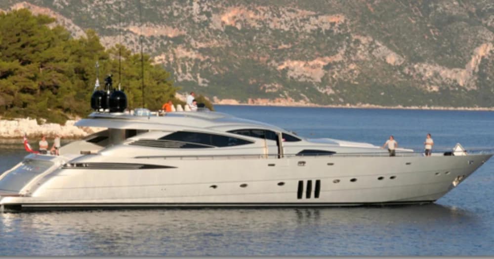 2010 Pershing 115 | 113.2 ft