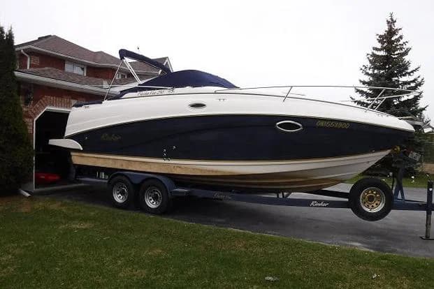 2004 Rinker Fiesta Vee 250 | 25 ft