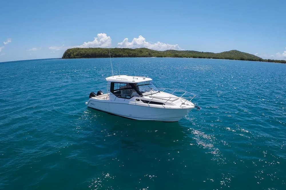 2024 Boston Whaler 325 Conquest | 32.3 ft