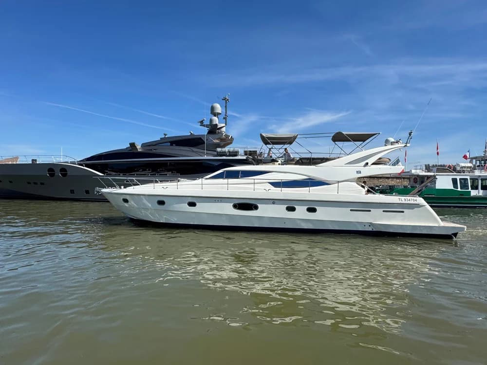 2003 Ferretti Yachts 620 | 63.9 ft