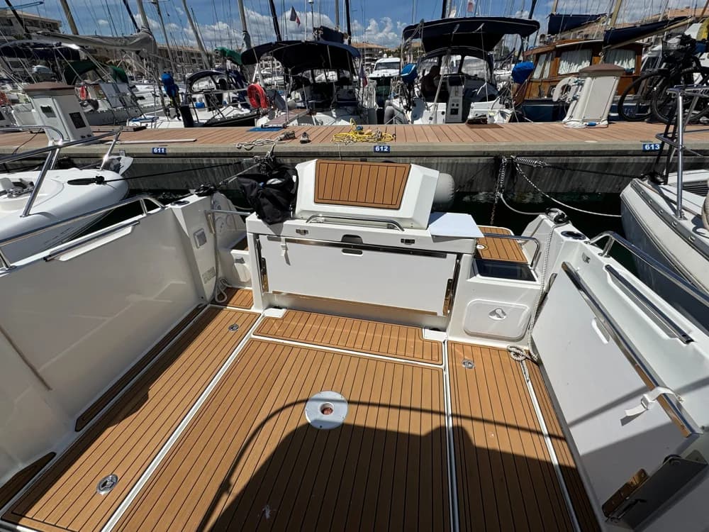 2023 Jeanneau Merry Fisher 795 Sport Serie 2 | 22.9 ft