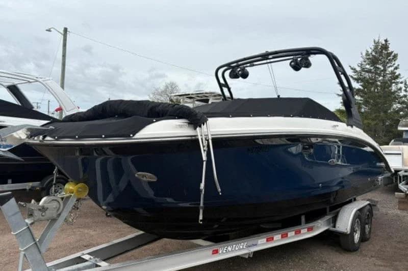 2018 Sea Ray SDX 270 Outboard | 29.1 ft