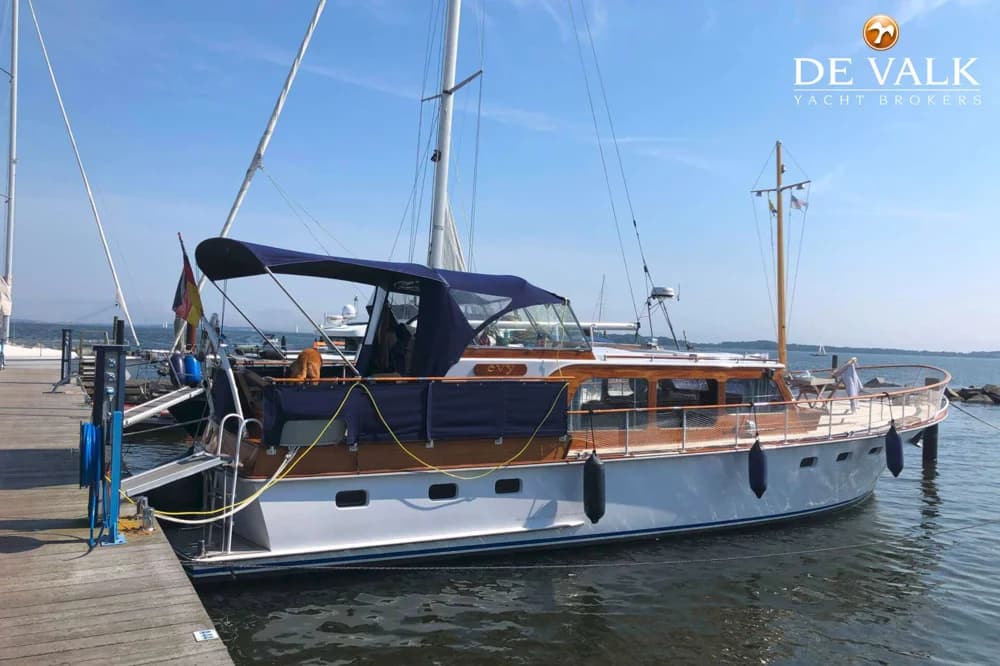 1973 Super Van Craft 1320 | 43.3 ft