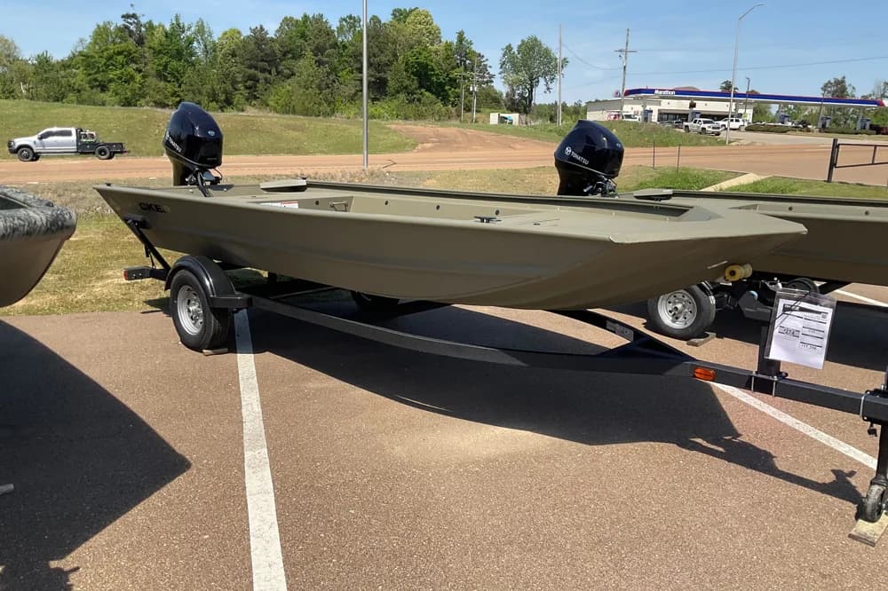 Tracker Grizzly 1754 Utility