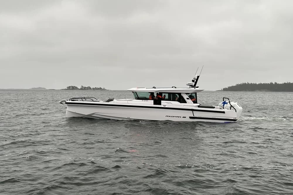 Axopar 38 Cross Cabin