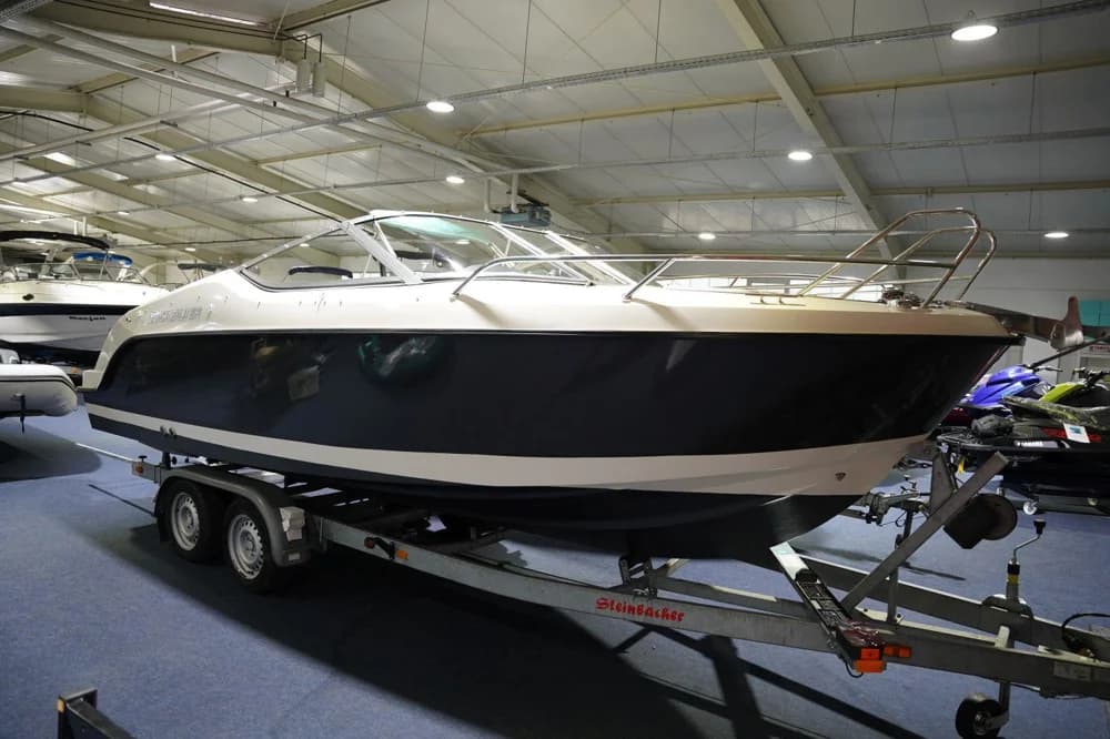 Quicksilver Activ 645 Cabin