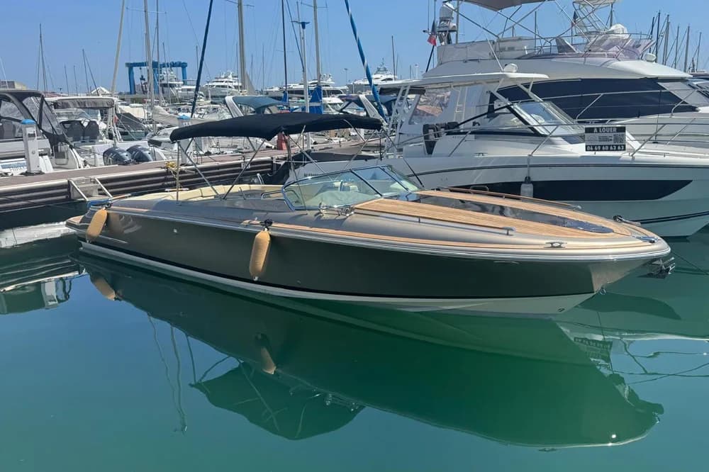 Chris-Craft Corsair 32