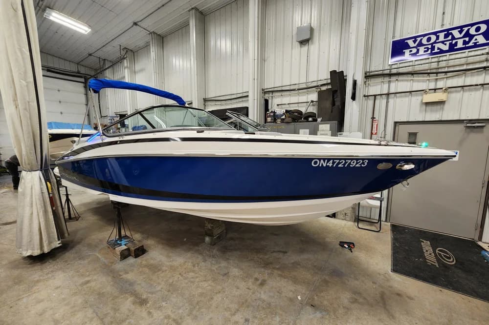 Regal 2300 Bowrider