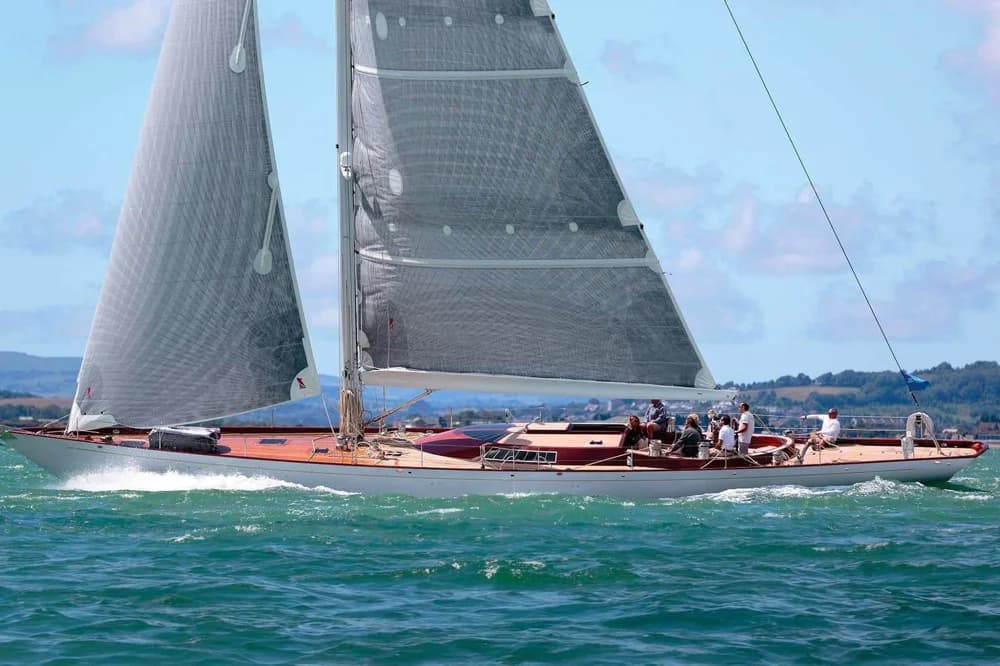 Spirit Yachts R74