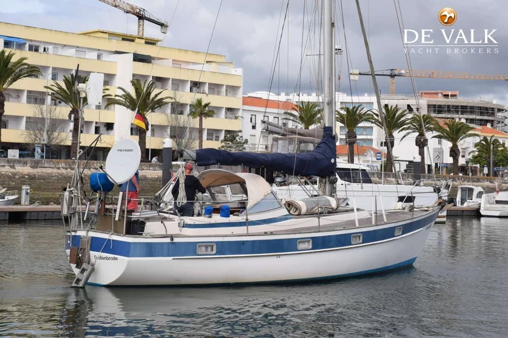 Hallberg-Rassy 352