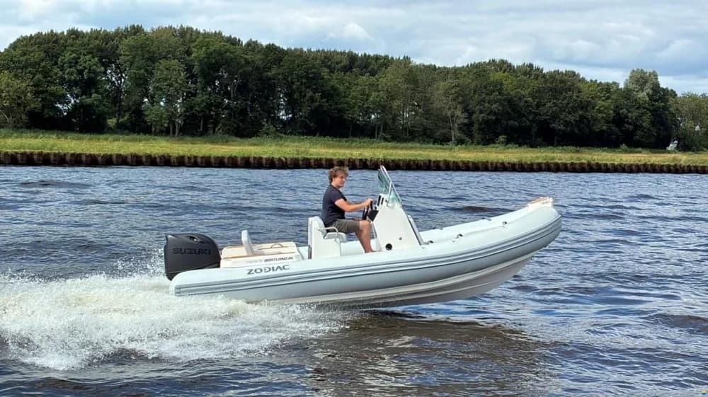 Zodiac Medline 5.8 RIB. Deze RIB is aanwezig op