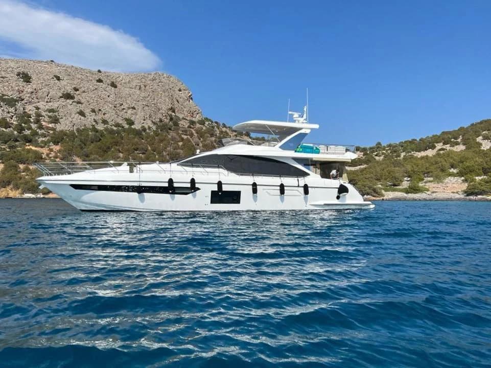 2021 Azimut 72 Flybridge Motor Yacht