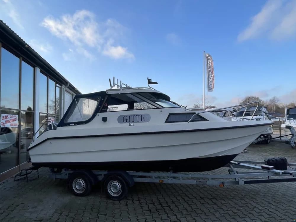 Uttern 6200 CC